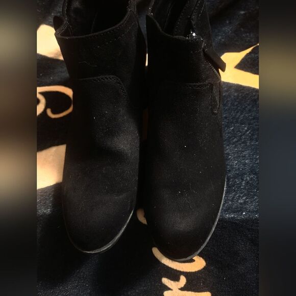 Arizona Jean Company 10W Black Faux Suede Zipper Heels Women’s Booties - Picture 6 of 8